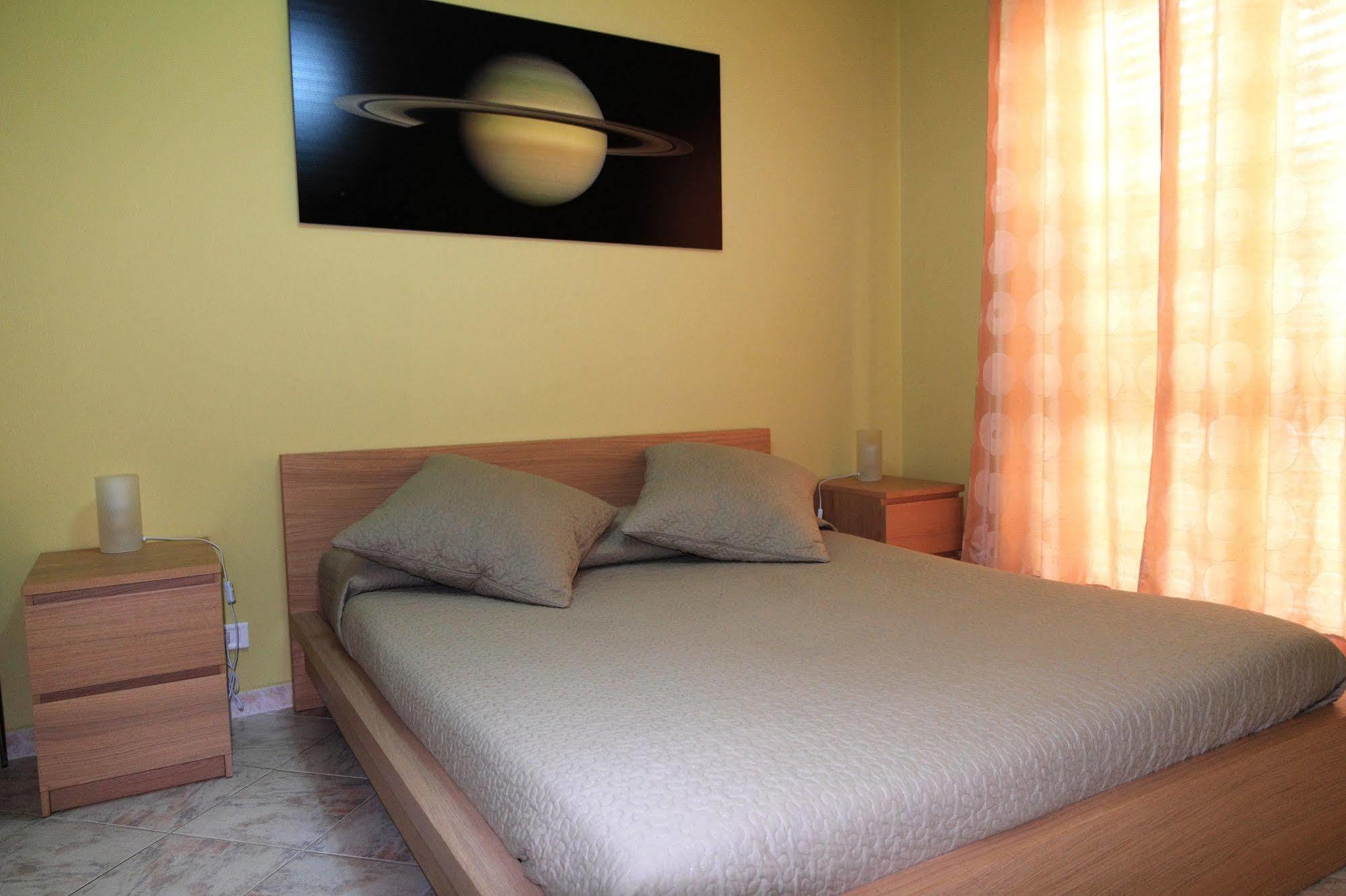 Kosmos Bed & Breakfast Syracuse Exterior photo